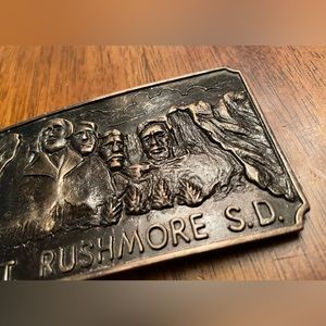 Vintage 1975 MT. RUSHMORE 1776-1976 PATRIOTIC USA BICENTENNIAL BELT BUCKLE